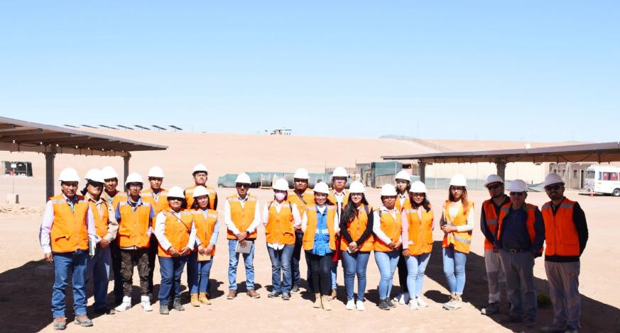 La Municipalidad Provincial Mariscal Nieto presidida por el alcalde provincial, John Larry Coayla, a través de la Sub Gerencia de Gestión del Medio Ambiente en coordinación con la Empresa Solar Panamericana Solar Pack, organizó una visita guiada a la planta solar Moquegua FV con participación de los representes de las instituciones y pobladores del área de influencia del proyecto.