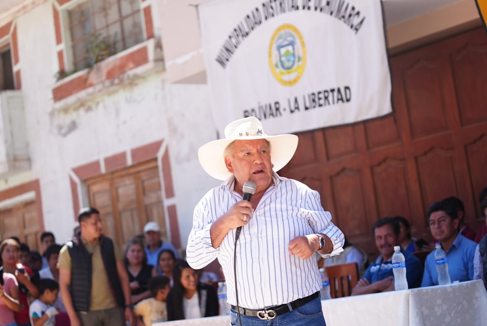 Acuña: "Estoy indignado por lo que pasa en el colegio César Vallejo de Longotea"