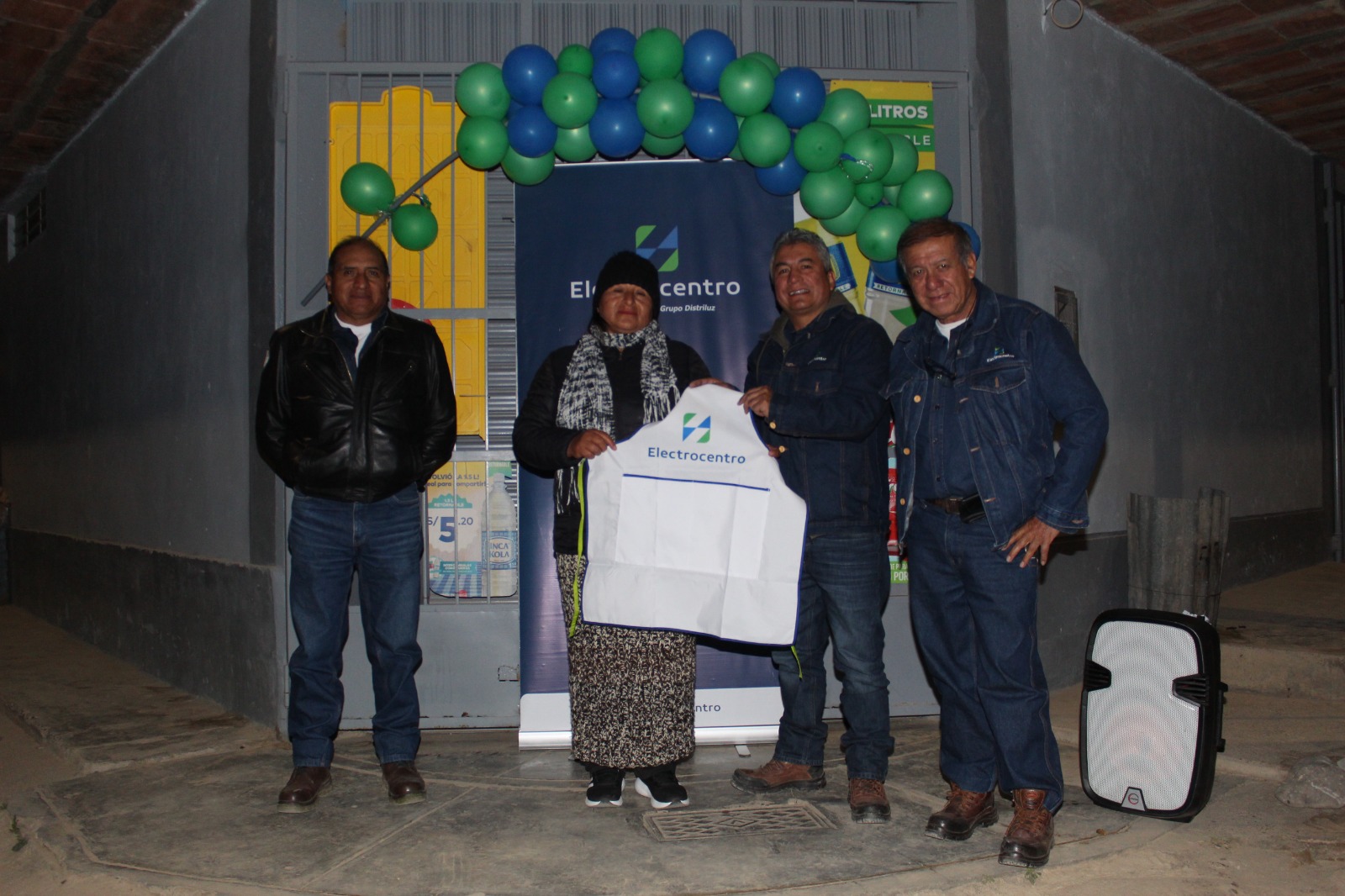 Con instalación de luces LED Electrocentro mejora la seguridad en vías de acceso al cementerio de Palián