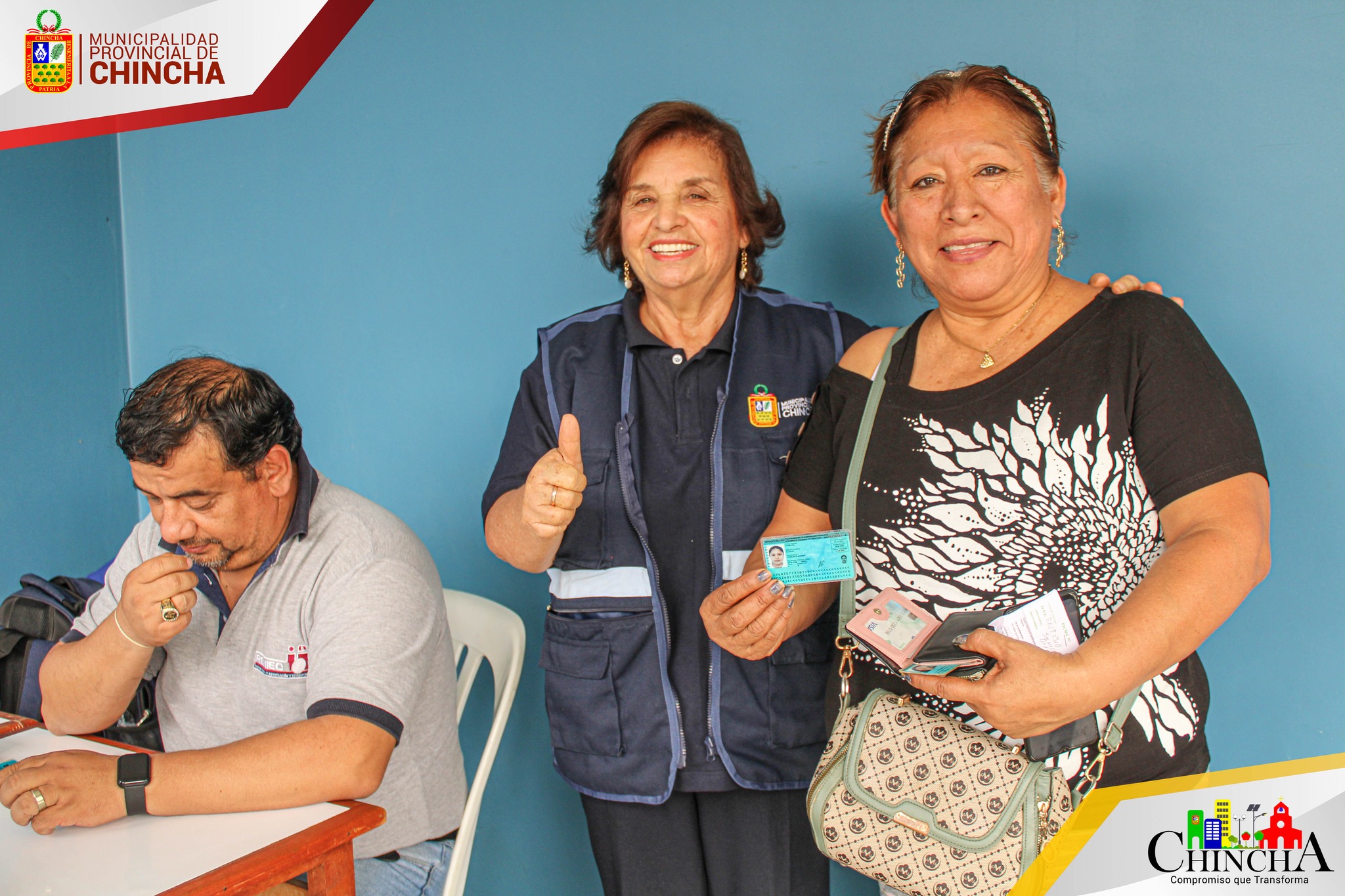 ▶ La sub gerencia de registro civil, en coordinación de oficina de la RENIEC CHINCHA realizaron la entrega del Documento Nacional de Identidad para niños y adultos.
El personal de RENIEC, estuvo atendiendo a los vecinos de la provincia de Chincha y sus distritos quienes realizaron su tramite en campañas anteriores del año 2023
#MunicipalidadProvincialDeChincha
#CompromisoQueTransforma