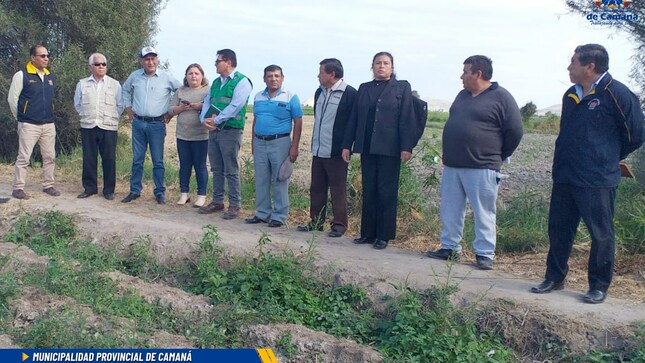 El día de hoy en horas de la mañana se reunieron importantes autoridades de nuestra provincia al llamado del Dr. Jaime Mamani Álvarez alcalde provincial para tratar el desvió de canal de regadío el brazo y así ampliar el área del terreno para la construcción de la nueva infraestructura del colegio nacional Sebastián barranca, es más, en esta reunión de trabajo destacamos la presencia del subprefecto de la provincia, director de la UGEL Camaná, presidente de la junta de usuarios, representantes de la administración aguas, comisión de regantes la dehesa, directora y plana docente de la institución educativa, en primer acto el alcalde provincial expuso el motivo de la reunión manifestando la necesidad de hacer modificaciones en el proyecto de la nueva infraestructura barranquina, asimismo los representantes de instituciones llámese agrarias, entre otras, luego de escuchar el planteamiento de la autoridad edil dieron su apoyo positivo manifestando en su mayoría que este tipo de obras sí se deberían ejecutar por ser de suma prioridad más aun tratándose de la educación de la población estudiantil, principalmente del alma mater (colegio Sebastián barranca), finalmente la directora de la mencionada institución educativa, docentes, APAFA, y representantes de la asociación de ex barranquinos dieron su agradecimiento a la primera autoridad edil de la provincia y demás autoridades por tomar el interés de modernizar la infraestructura de este  colegio que por muchos años se viene gestionando, que por el transcurrir de los años ya se encuentra bastante deteriorado y que necesita urgente su pronta modernización