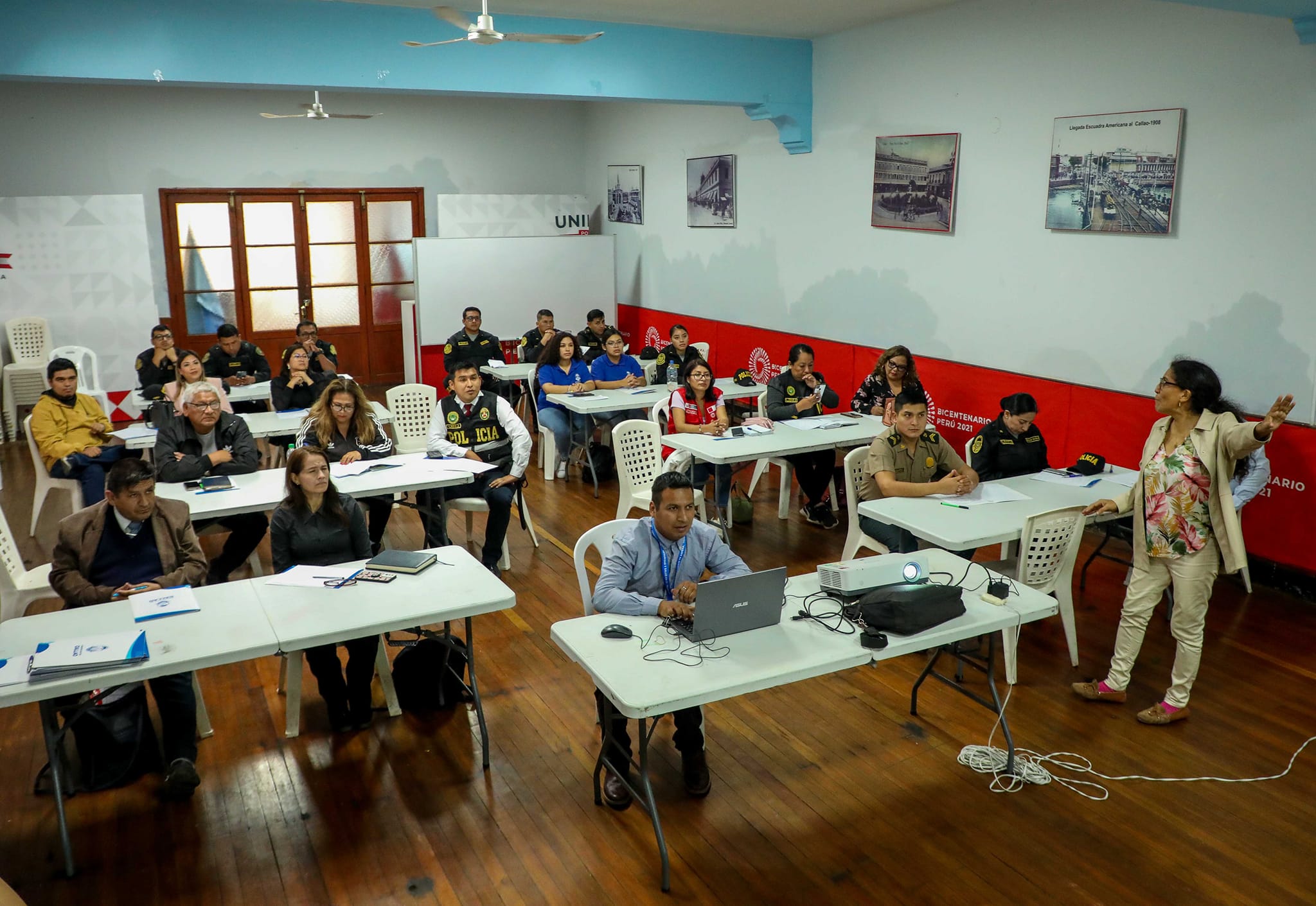 La Municipalidad del Callao realiz贸 un taller y lenguaje de se帽as para capacitar a nuestro personal y funcionarios p煤blicos.
