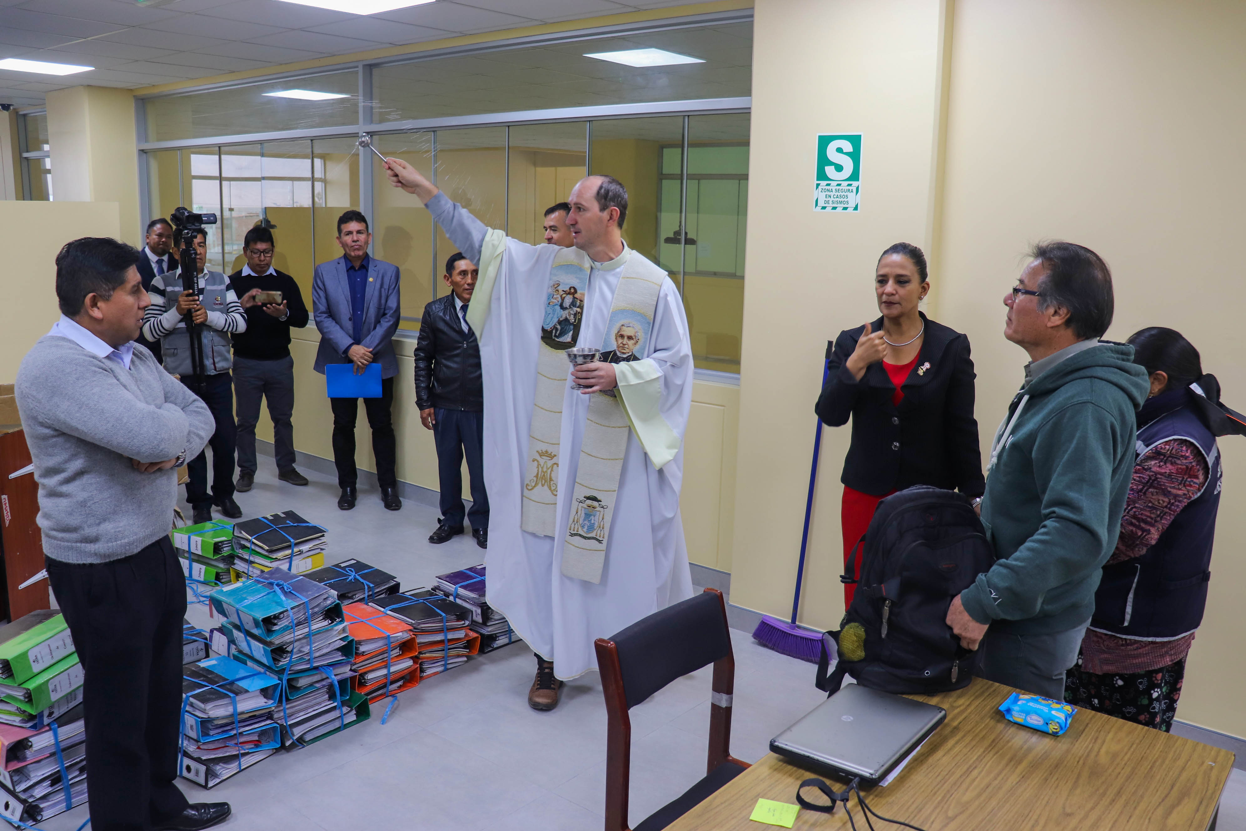 Bendicen nueva sede central del gobierno regional 