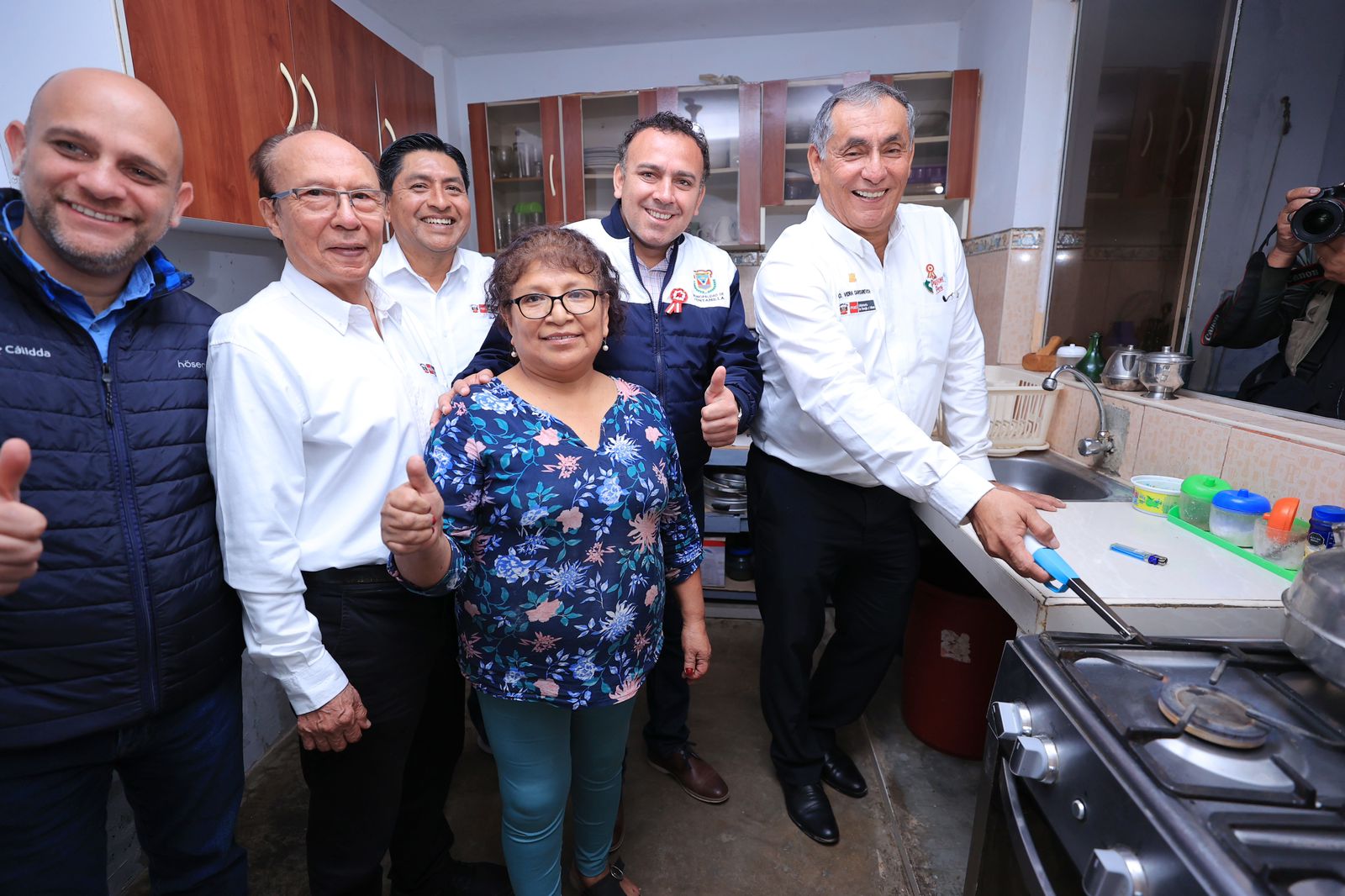 Ministro Oscar Vera inaugura primer proyecto de redes de Gas Natural del Plan “Con Punche Perú” en Ventanilla
