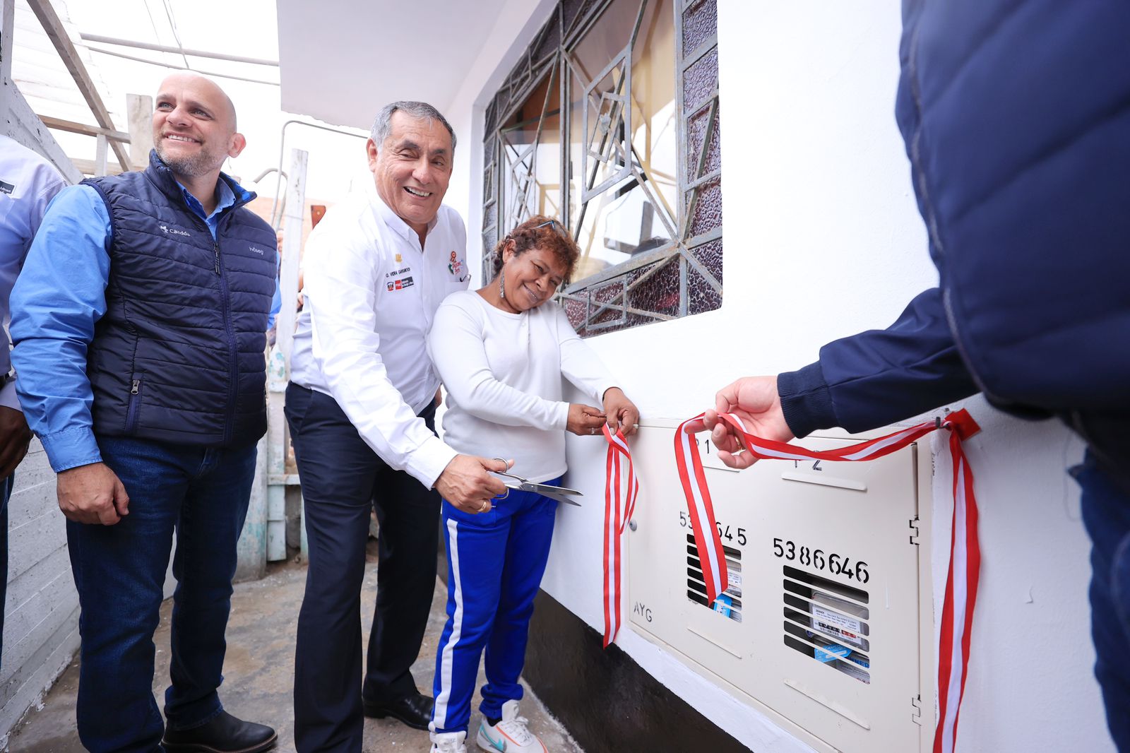 Ministro Oscar Vera inaugura primer proyecto de redes de Gas Natural del Plan “Con Punche Perú” en Ventanilla