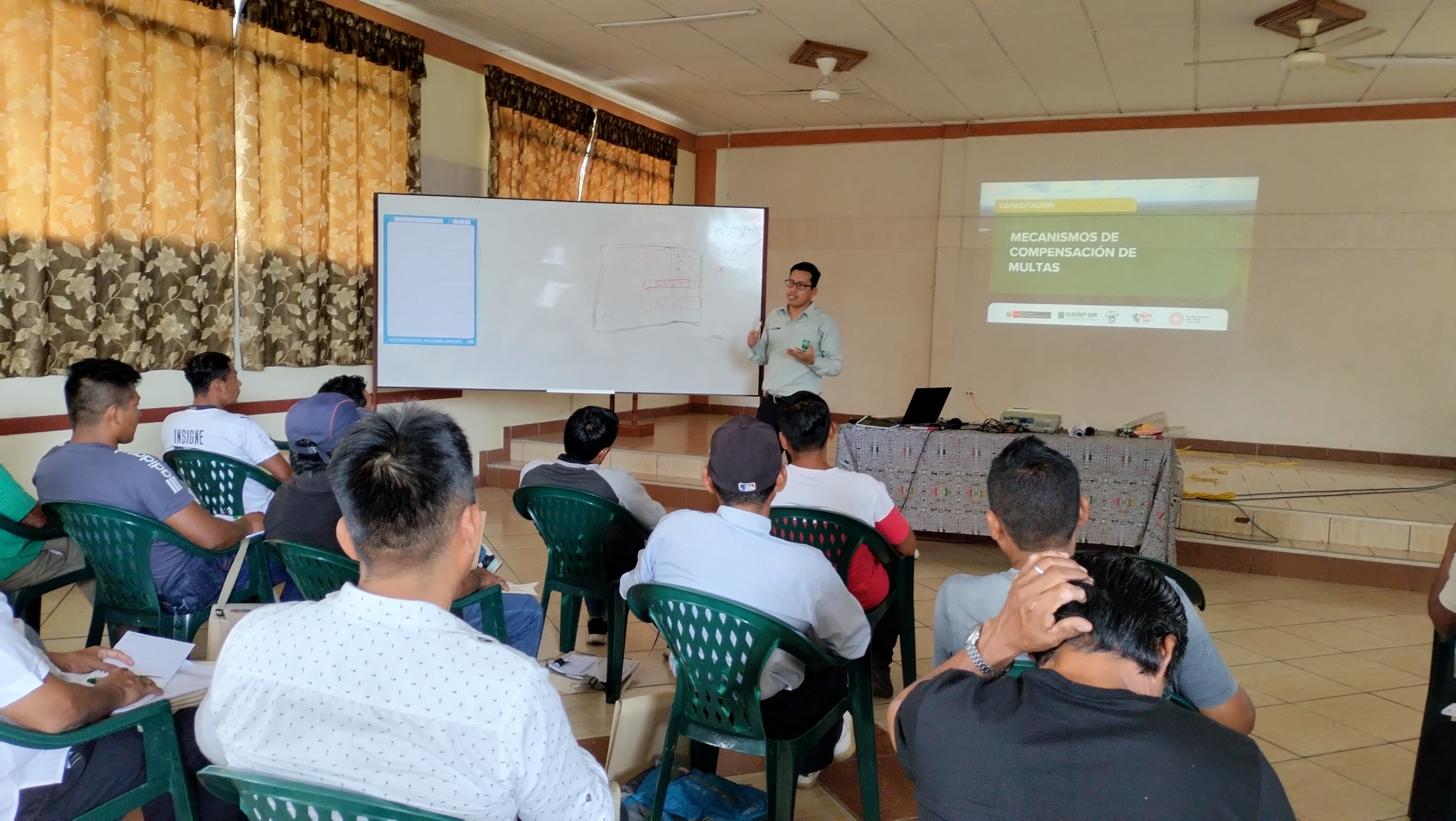 Taller sobre compensación de multas en Iquitos