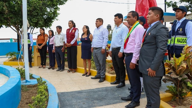 Autoridades participan de ceremonia cívica iniciando el mes de la patria