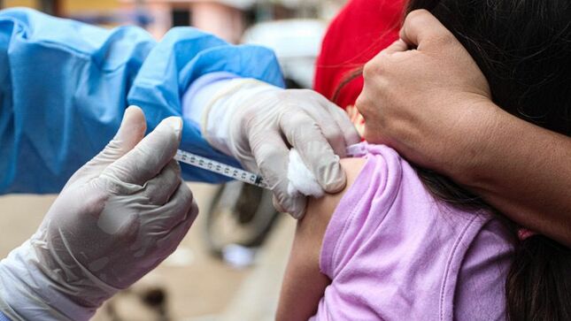 Foto 1 de Más de 323 mil dosis de vacunación contra la polio y sarampión se aplicarán en niños y niñas menores de 5 años en Lima Centro