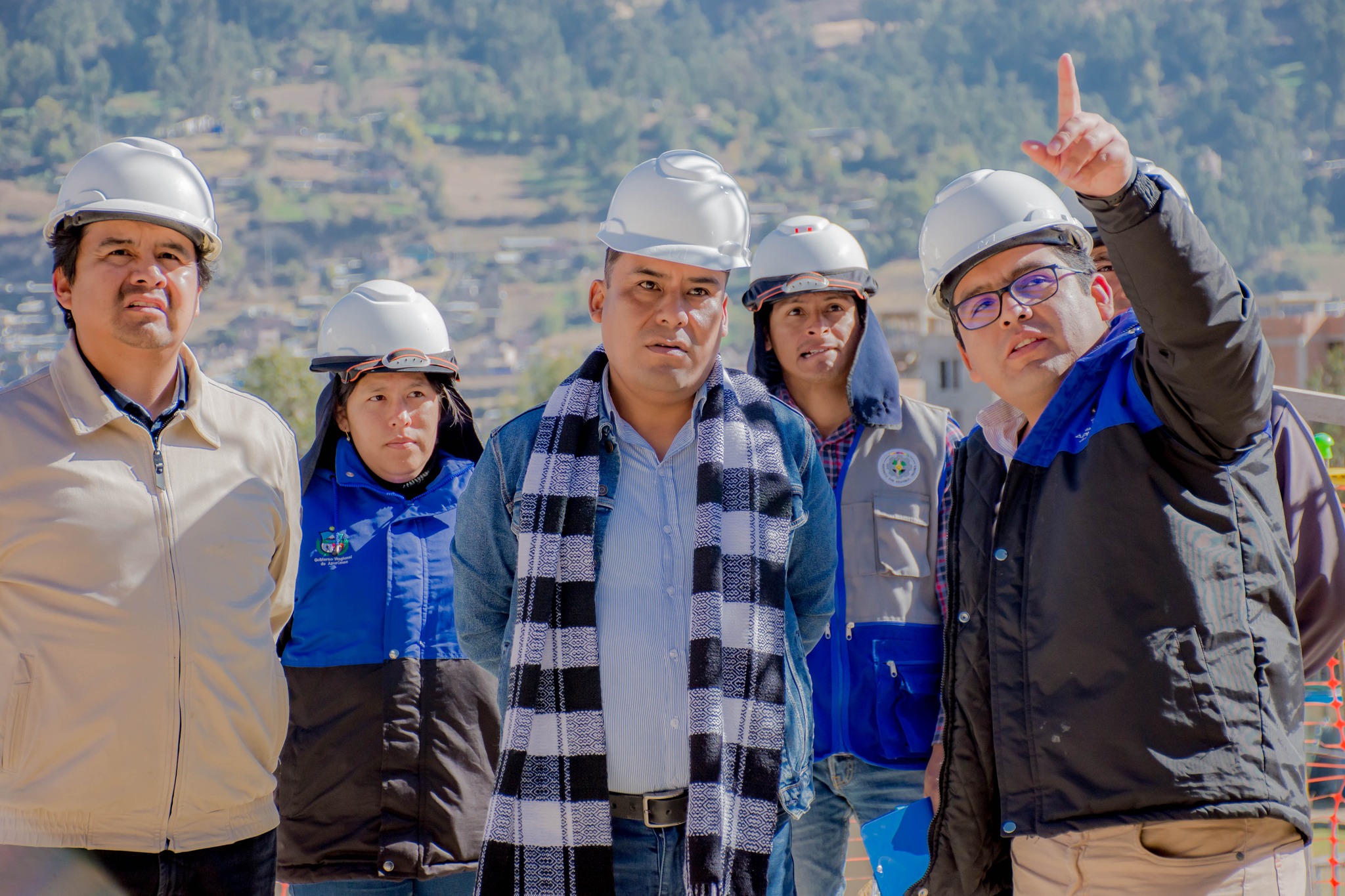 Gobernador regional Percy Godoy supervisa in situ avance de ejecución de obras a nivel de las 7 provincias de Apurímac