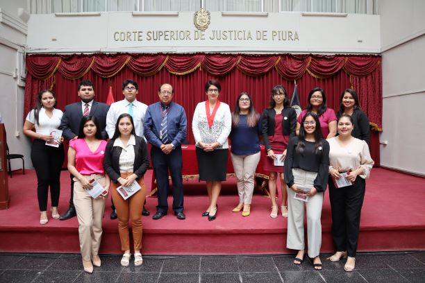 Personal de la Corte Superior de Justicia de Piura.