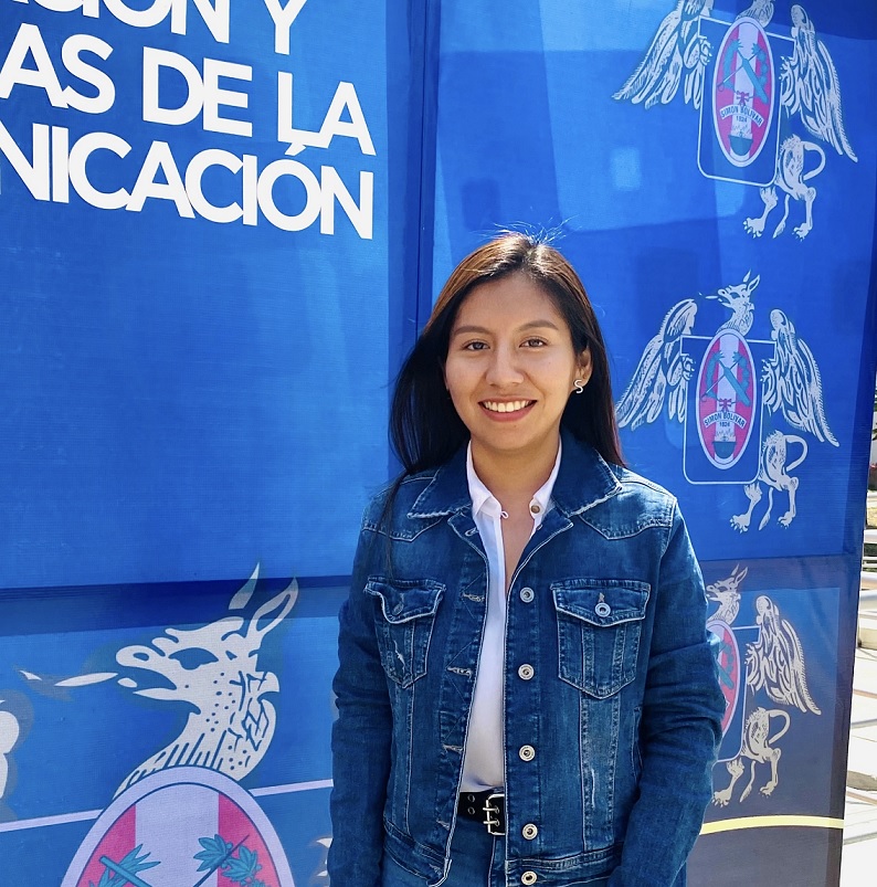 Shirley Suyon estudia Educación Secundaria con mención en Idiomas Ingles y Francés, con el apoyo del Pronabec.