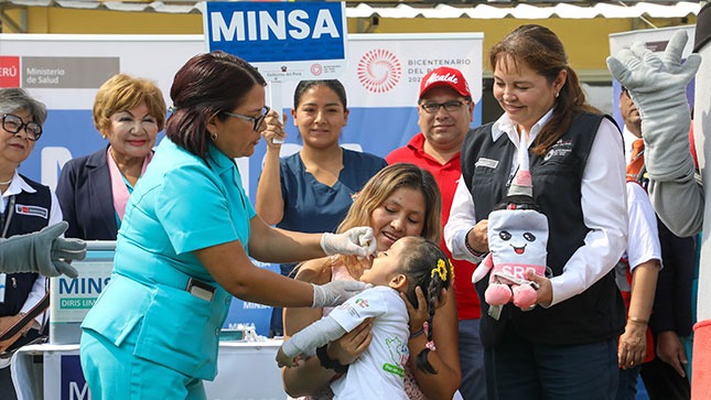Lima Metropolitana inicia barrido de vacunación contra polio y sarampión en colegios del nivel inicial