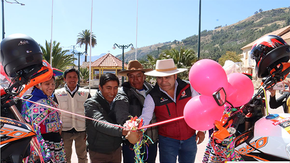 FOTO EN INAGURACION