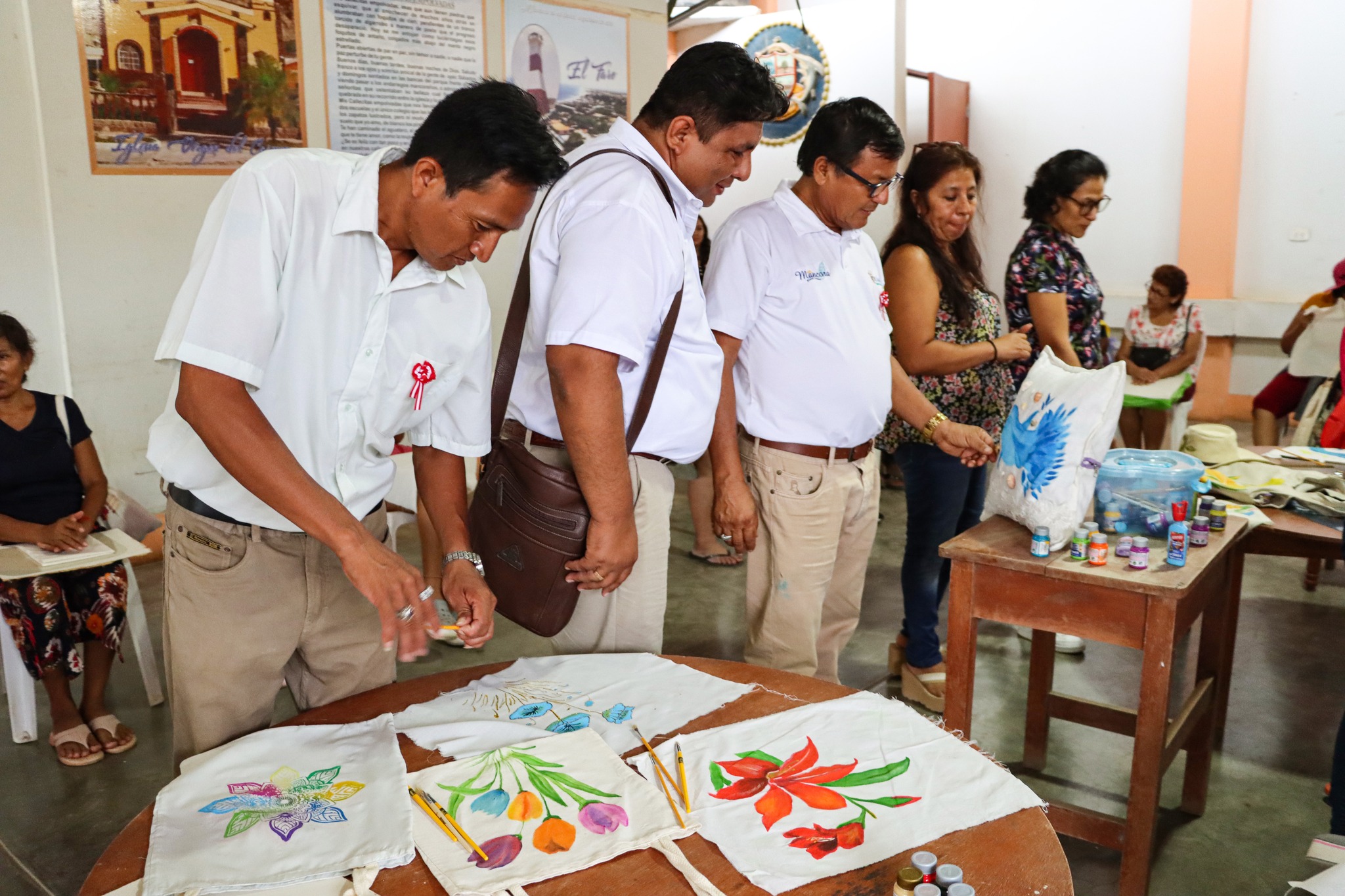 Apertura de Taller Arte y Pintura en tela