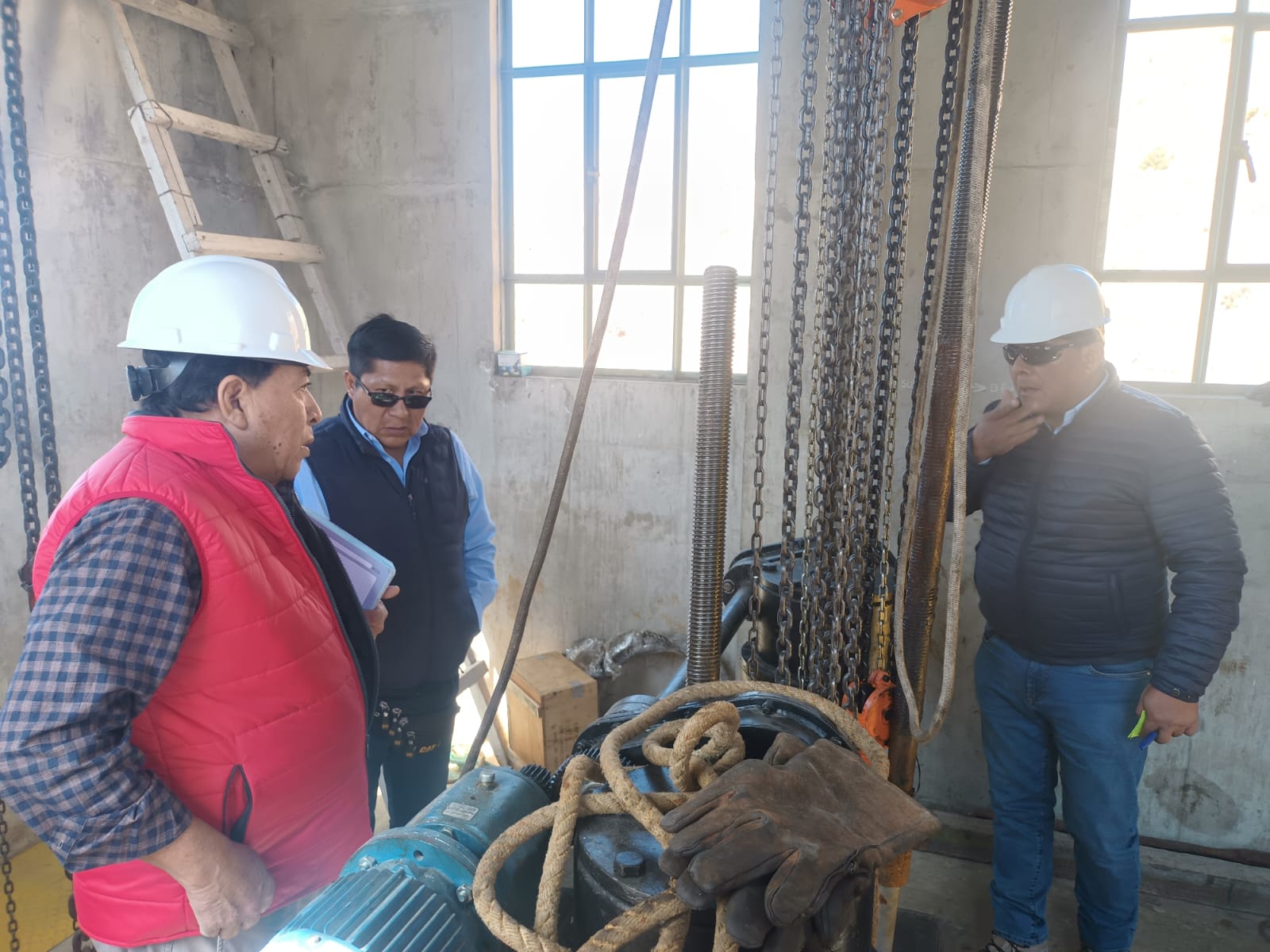 Gerente general del proyecto especial regional pasto grande realizó supervisión en las compuertas del embalse de pasto grande.