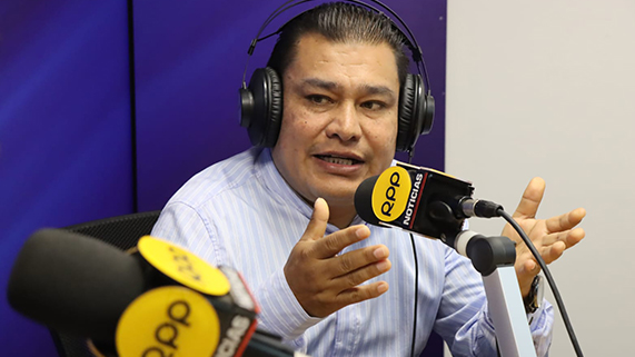 Alcalde gestiona compra de maquinaria para limpieza pública