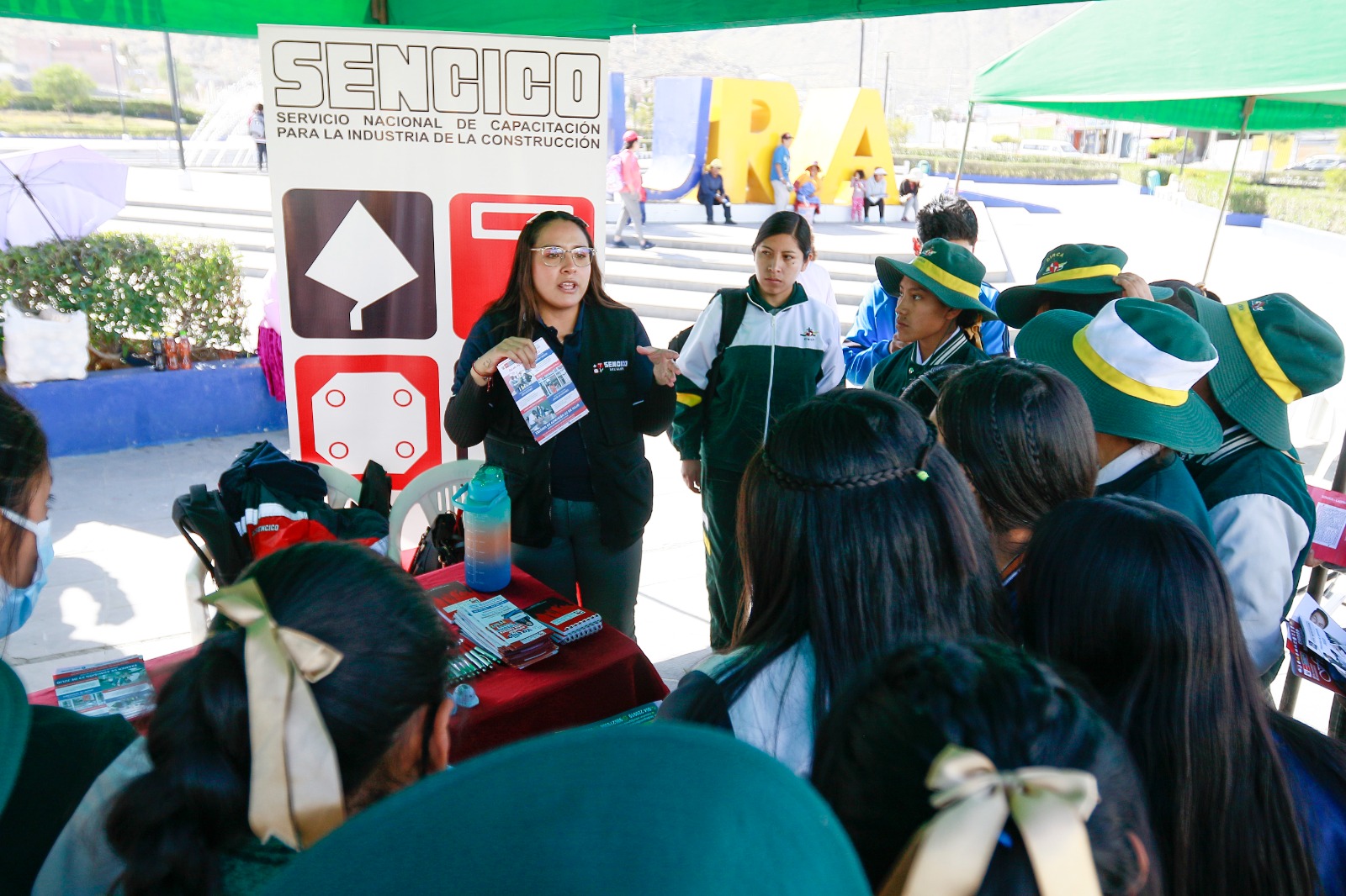 Con gran concurrencia se realizó la primera ‘Feria de empleo y orientación vocacional' en Yura