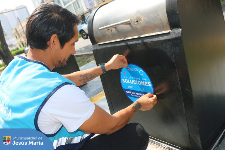 ✅ Se ha realizado la reposición de nuevos contenedores soterrados ubicados en la cuadra 15 de Jr. Pachacutec.