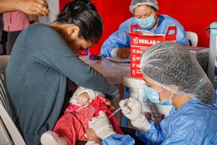 Foto 3 de San Juan de Lurigancho: Gran lanzamiento por la fiesta de la vacunación contra la polio y sarampión congrega a niñas y niños menores 5 años