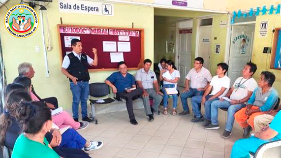 Director ejecutivo visitó centro de salud de la zona