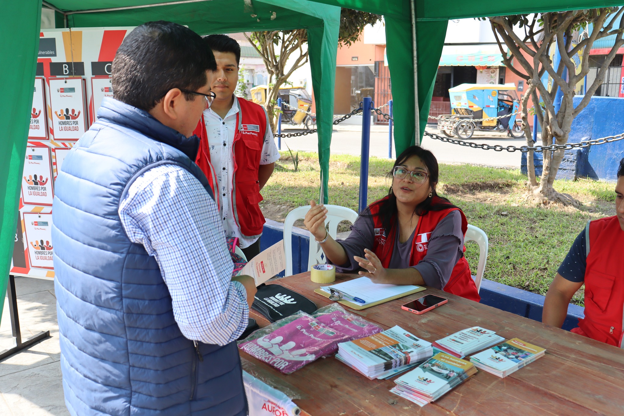 Municipalidad provincial realizó mini feria "Juntos por la Niñez" para acercar los servicios del estado a la población