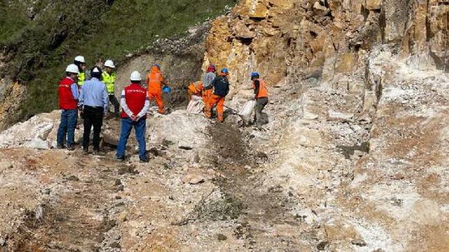 La Contraloría General advirtió situaciones que ponen en riesgo la sostenibilidad de construcción de la carretera Bambamarca – Paccha – Pión que une Cajamarca con la región Amazona. Se evidenció que uno de los puentes que forma parte del proyecto no conectaría con ninguna localidad por falta de vías, afectando a más de 52 mil pobladores y que estaría realizando pagos adicionales que podrían generar un perjuicio económico al Gobierno Regional. Este proyecto está valorizado en S/ 178 976 028,38 el cual inició en setiembre de 2012 y debe culminar en marzo del 2024.