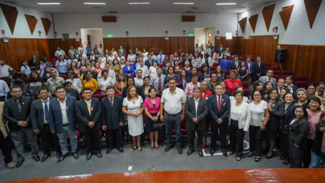 Gobernador: “Hemos logrado S/ 55 millones para el pago de la deuda social a los maestros”