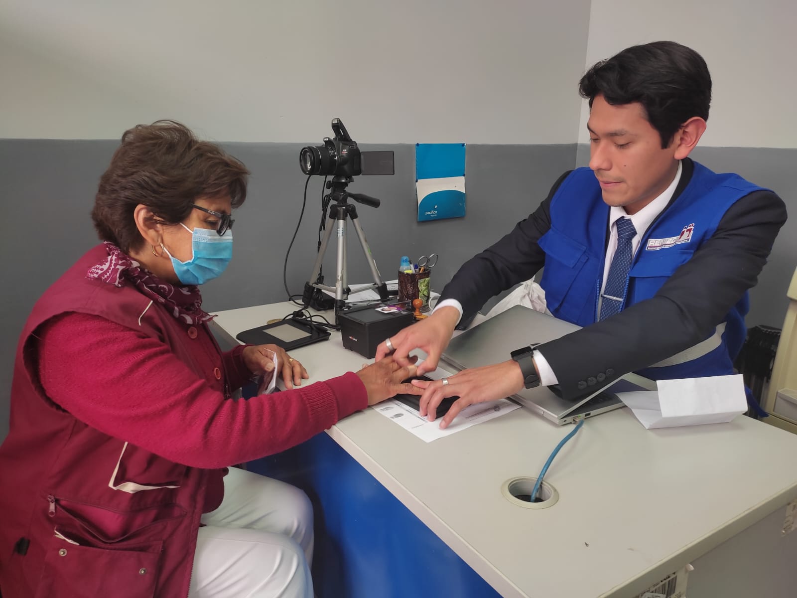 Toma de huellas el módulo de identificación