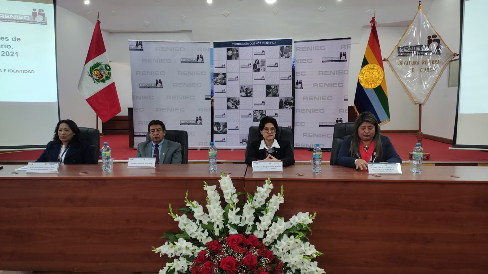 Fotografías del evento de presentación del boletín y kits de identificación