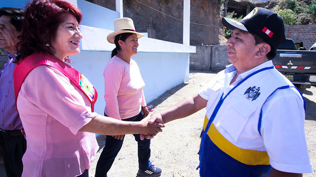 Gobernadora Rosa Vásquez ratifica su compromiso de hacer realidad el asfaltado de la vía Cuculí-Piedra Grande-Chilca