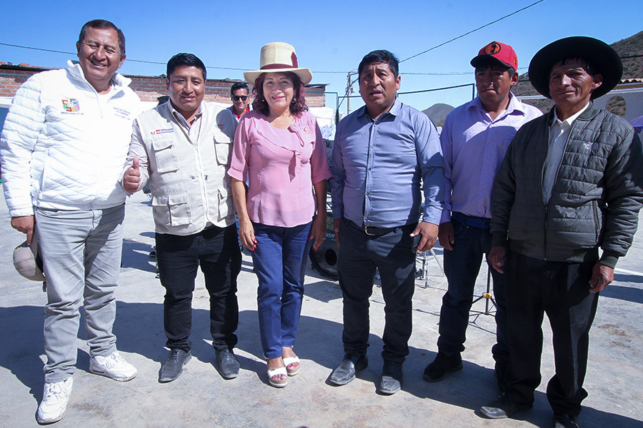 Gobernadora Rosa Vásquez ratifica su compromiso de hacer realidad el asfaltado de la vía Cuculí-Piedra Grande-Chilca