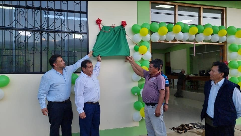 Inauguran salones comunales en Huayanay Bajo y Empalizada