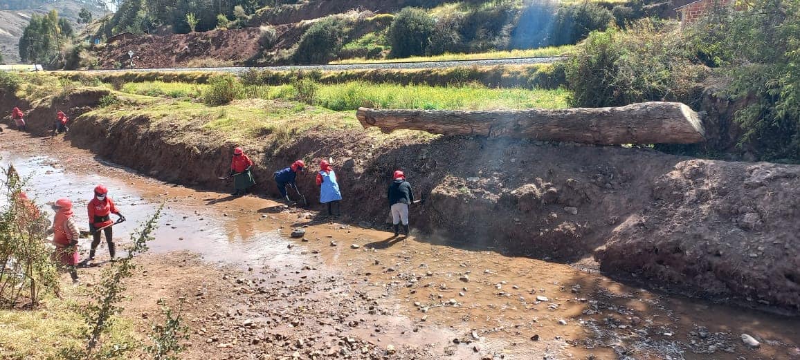 LIMPIEZA Y DESCOLAMATACION DEL RIO HATUNMAYU