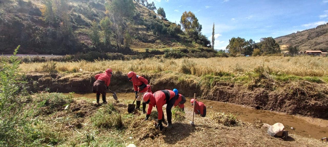 LIMPIEZA Y DESCOLAMATACION DEL RIO HATUNMAYU