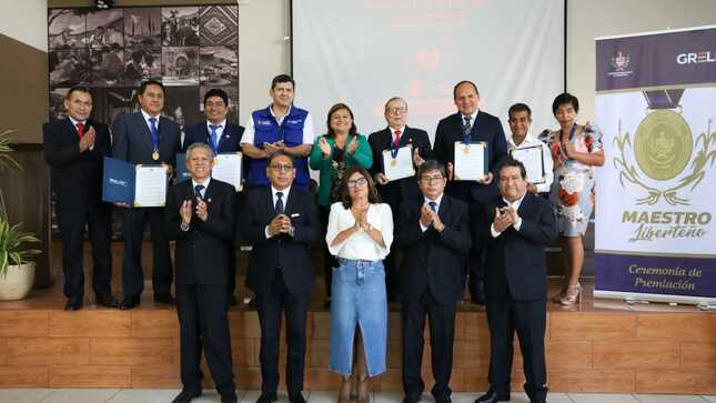 GORE La Libertad entrega medallas de honor al mérito a 5 maestros liberteños