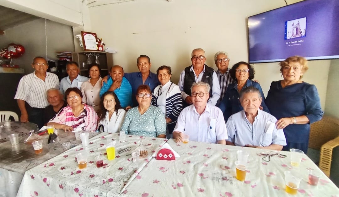 Comuna Nepeñera brinda reconocimiento a docentes cesantes y jubilados 