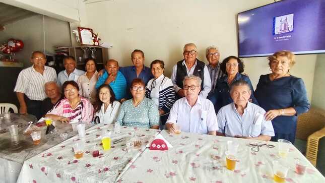 Comuna Nepeñera brinda reconocimiento a docentes cesantes y jubilados 