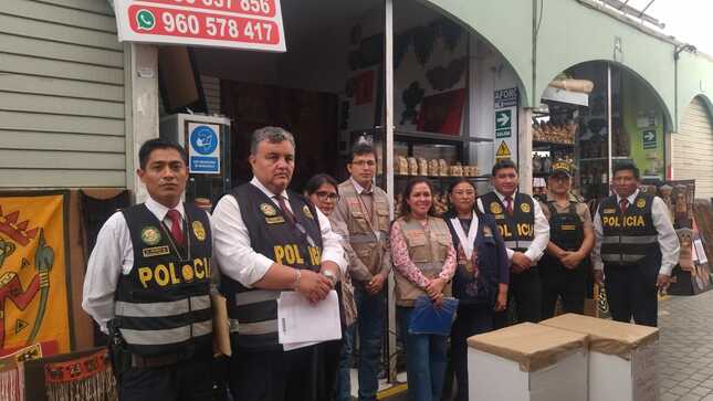 Ministerio de Cultura realiza operativo conjunto en centro artesanal a fin de proteger el patrimonio cultural mueble