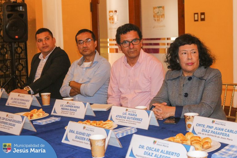 ☝️De esta manera nuestras autoridades distritales 🤝 contribuyen con sus conocimientos y experiencia con el objetivo de fortalecer la seguridad ciudadana del distrito.