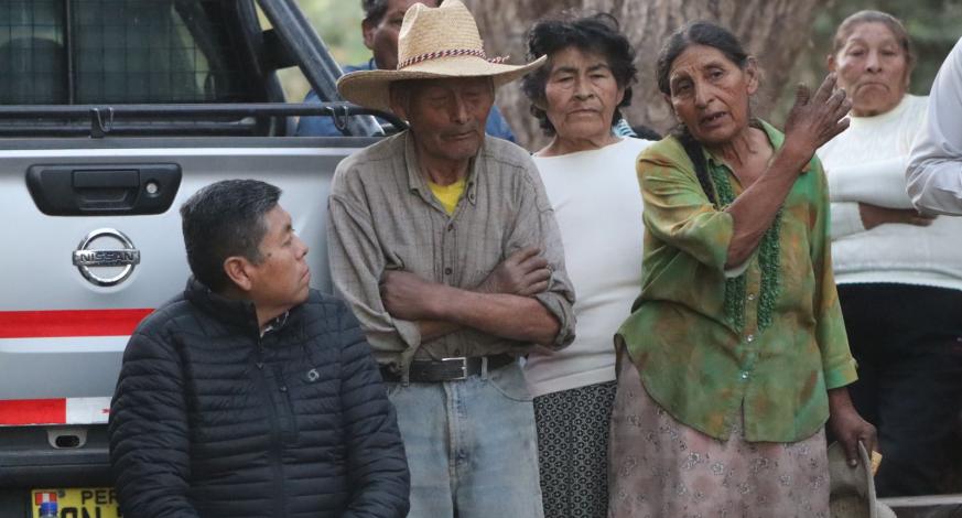 El Alcalde Provincial, CPC. John Larry Coayla se reunió con la Comisión de regantes de Santa Rosa en el valle de Moquegua. Estuvo acompañado del Gerente de Desarrollo Económico Social, Ramiro Vera y del Subgerente de Desarrollo Económico, Ing. Erick Góngora junto a funcionarios de la comuna provincial.
