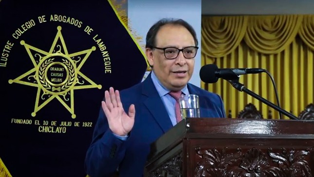 El Ilustre Colegio de Abogados de Lambayeque incorporó al magistrado Gustavo Gutiérrez, como miembro honorario de la orden.