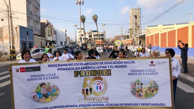 UGEL organiza caminata por 50 años de los PRONOEI