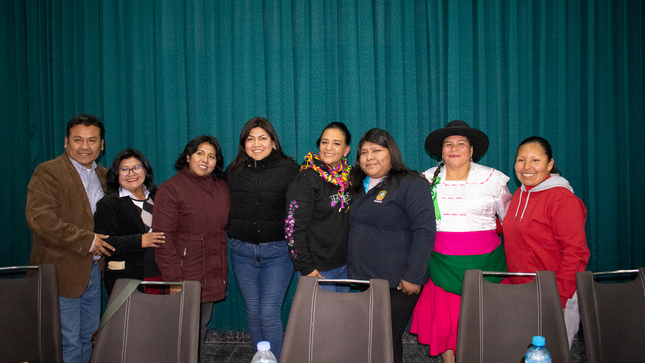 Red de mujeres autoridades sesiona en Tarata