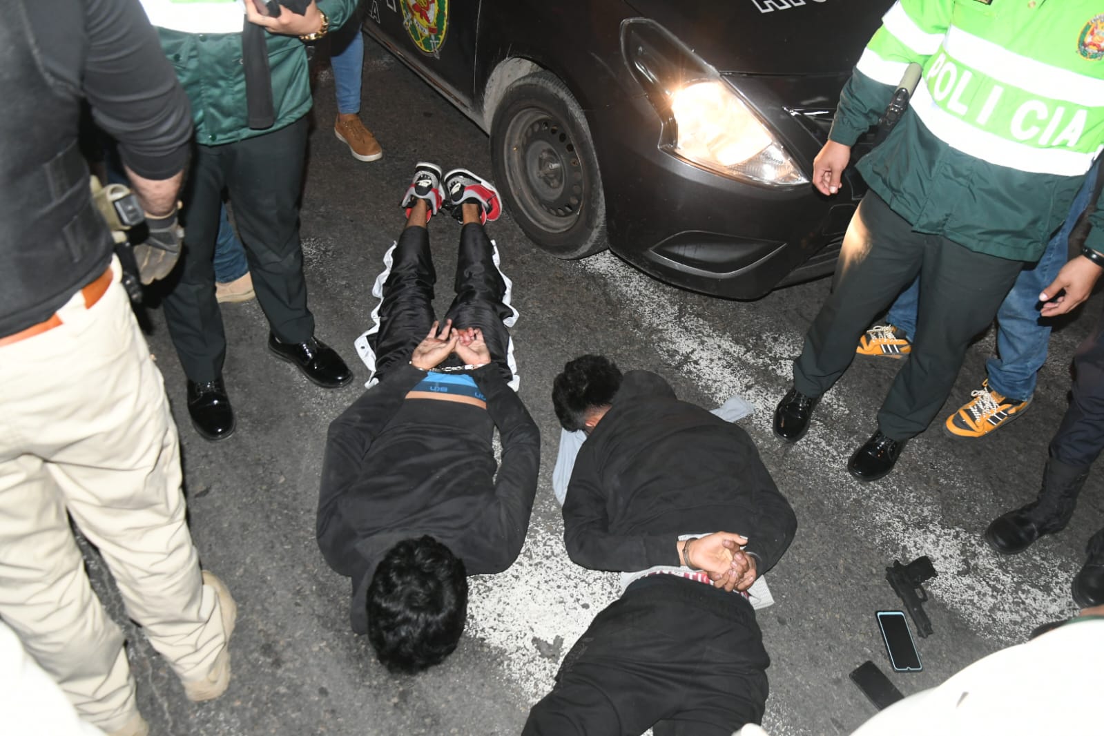 Sujetos reducidos en la cuadra 3 de la avenida Guardia Civil