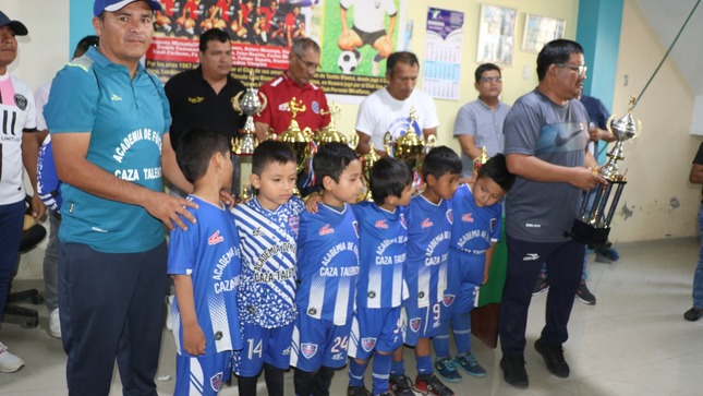 ALCALDE JUAN REAÑO PARTICIPÓ EN CLAUSURA DEL CAMPEONATO DISTRITAL ¨CRECIENDO CON EL FÚTBOL¨