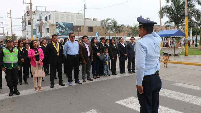EN CEREMONIA PATRIÓTICA DE IZAMIENTO DEL PABELLÓN NACIONAL SE RINDIÓ HOMENAJE A LA BATALLA DE MARCAVALLE, PUCARA Y CONCEPCIÓN, Y EL 193 ANIVERSARIO DE LA IE NUESTRA SEÑORA DEL CARMEN.