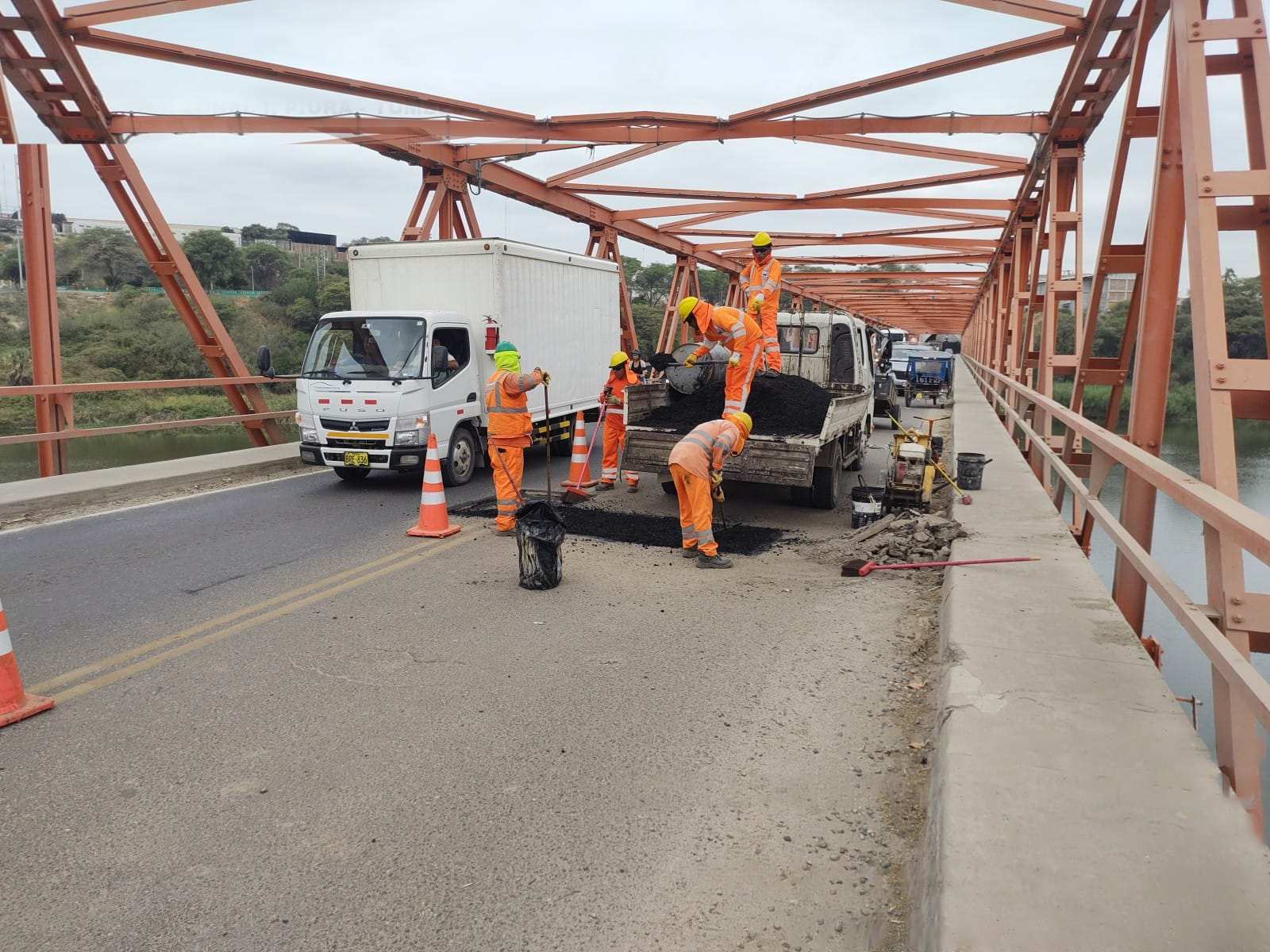 Piura: Se realizan trabajos de reparación en el Puente Sullana