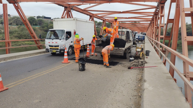 Piura: Se realizan trabajos de reparación en el Puente Sullana 