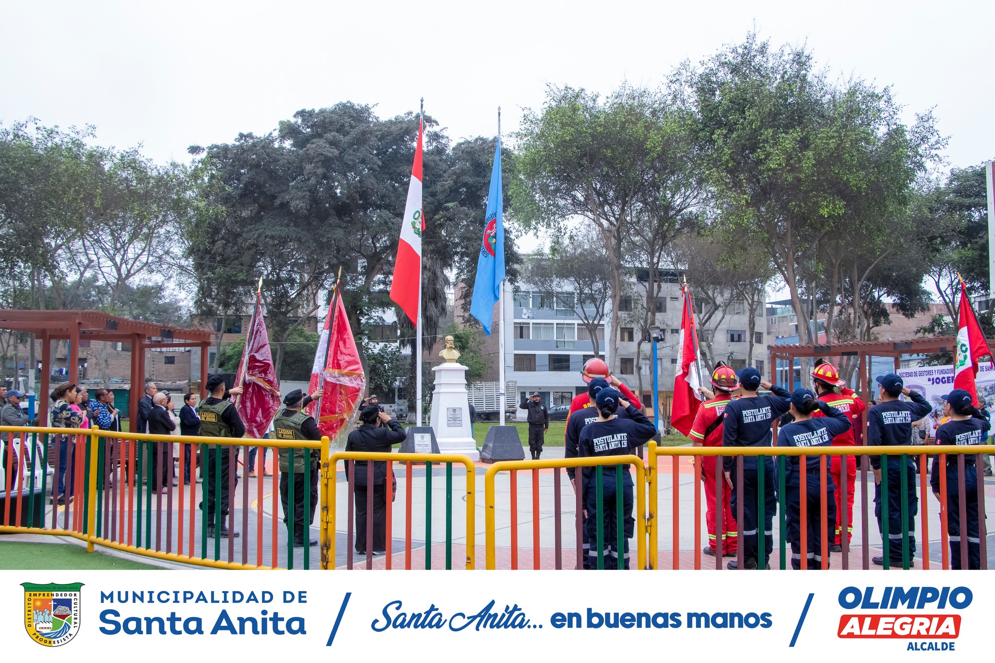 Con fervor patriótico se realizaron tres Izamientos a la bandera en Plaza de Armas, el parque José Abelardo Quiñones, nuestro héroe nacional de la aviación y el parque Nº 6 Andrés Avelino Cáceres en conmemoración de las batallas de Marcavalle, Concepción y Pucará. El Alcalde Olimpio Alegría destacó la importancia de trabajar coordinadamente con la Policía Nacional y la ciudadanía para prevenir acciones de inseguridad al tiempo de destacar los valores cívicos patrióticos.
#Olimpioalegria
#santaanitaenbuenasmanos
#mespatriota