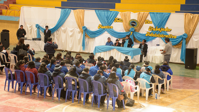 Junín honra a los maestros en emotiva ceremonia por su invaluable labor en la formación de una sociedad educada y equitativa. Día de los Maestros celebrado en el coloso 'Los Libertadores'